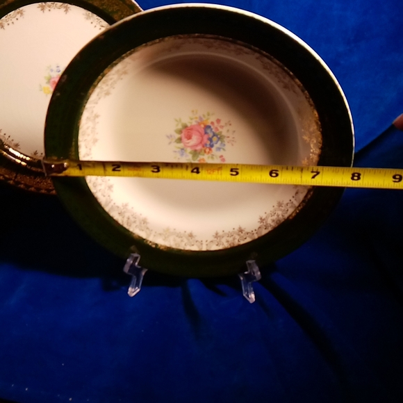 Floral Patterned Dinnerware Set - Picture 6 of 13